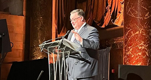 Tom Coyne Named CEO of the Year at the 2022 PRNEWS Platinum Awards