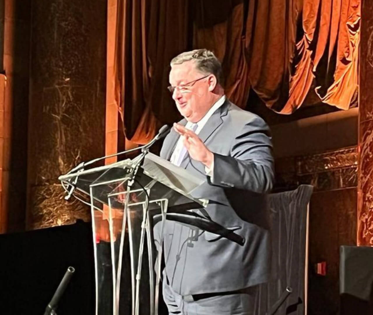 Tom Coyne Named CEO of the Year at the 2022 PRNEWS Platinum Awards